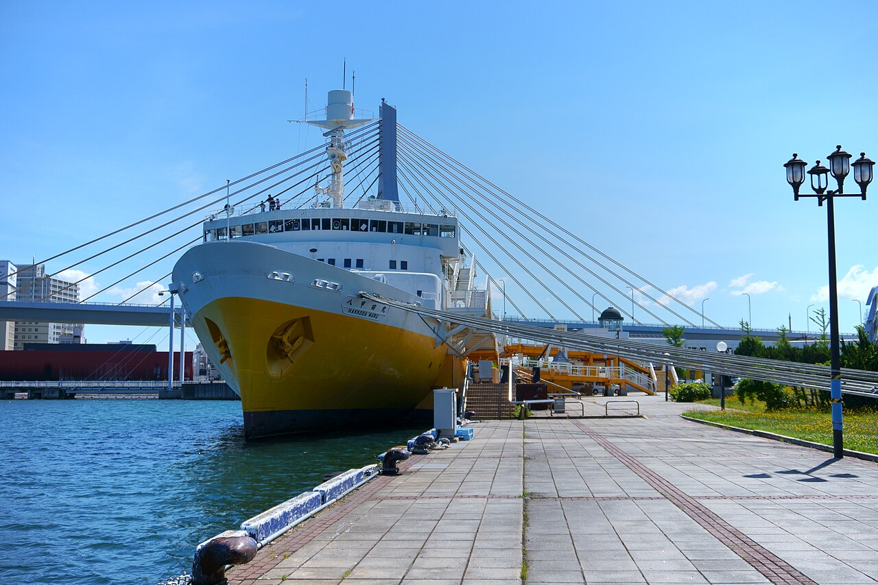 Hakkoda Maru Ferry Memorial Ship, Aomori Port