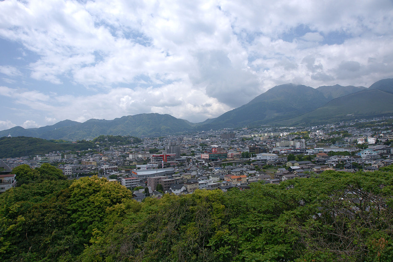 Kannawa Onsen steaming streets