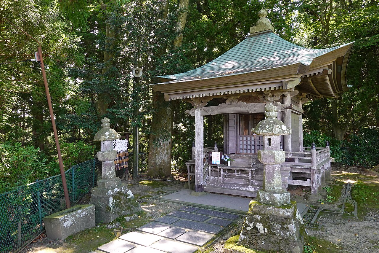 Takadachi Gikei-dō - the historic hall overlooking the Kitakami River where Minamoto no Yoshitsune met his end