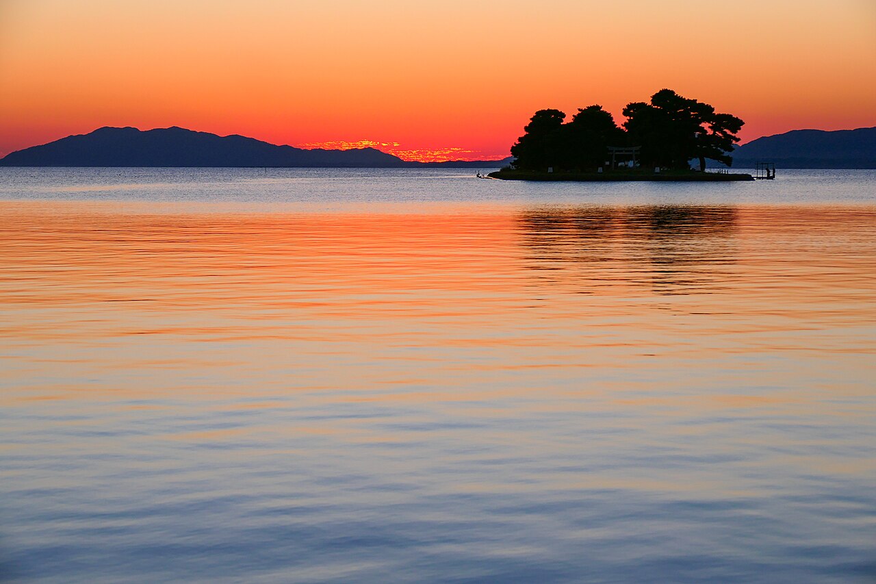 Lake Shinji with Yomegashima island at sunset