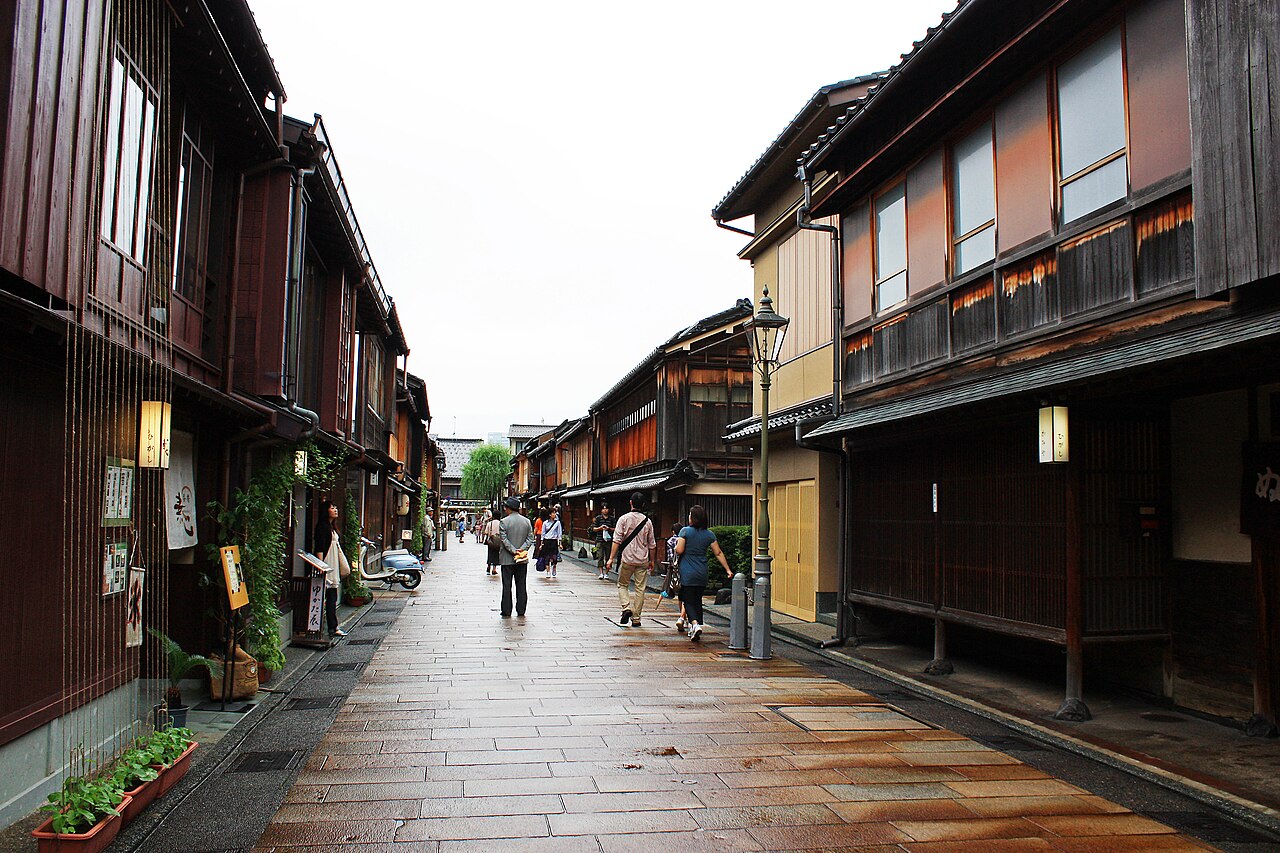 Higashi Chaya District