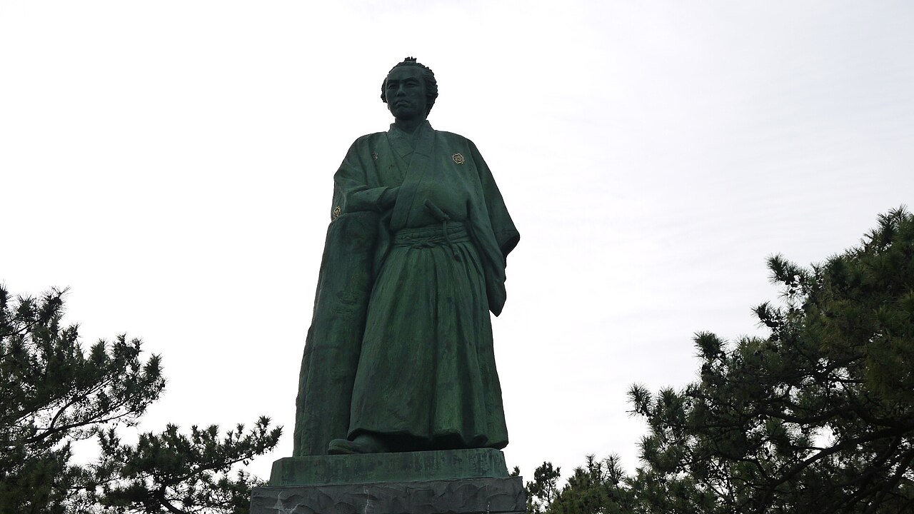 Katsurahama Beach with Ryoma Statue