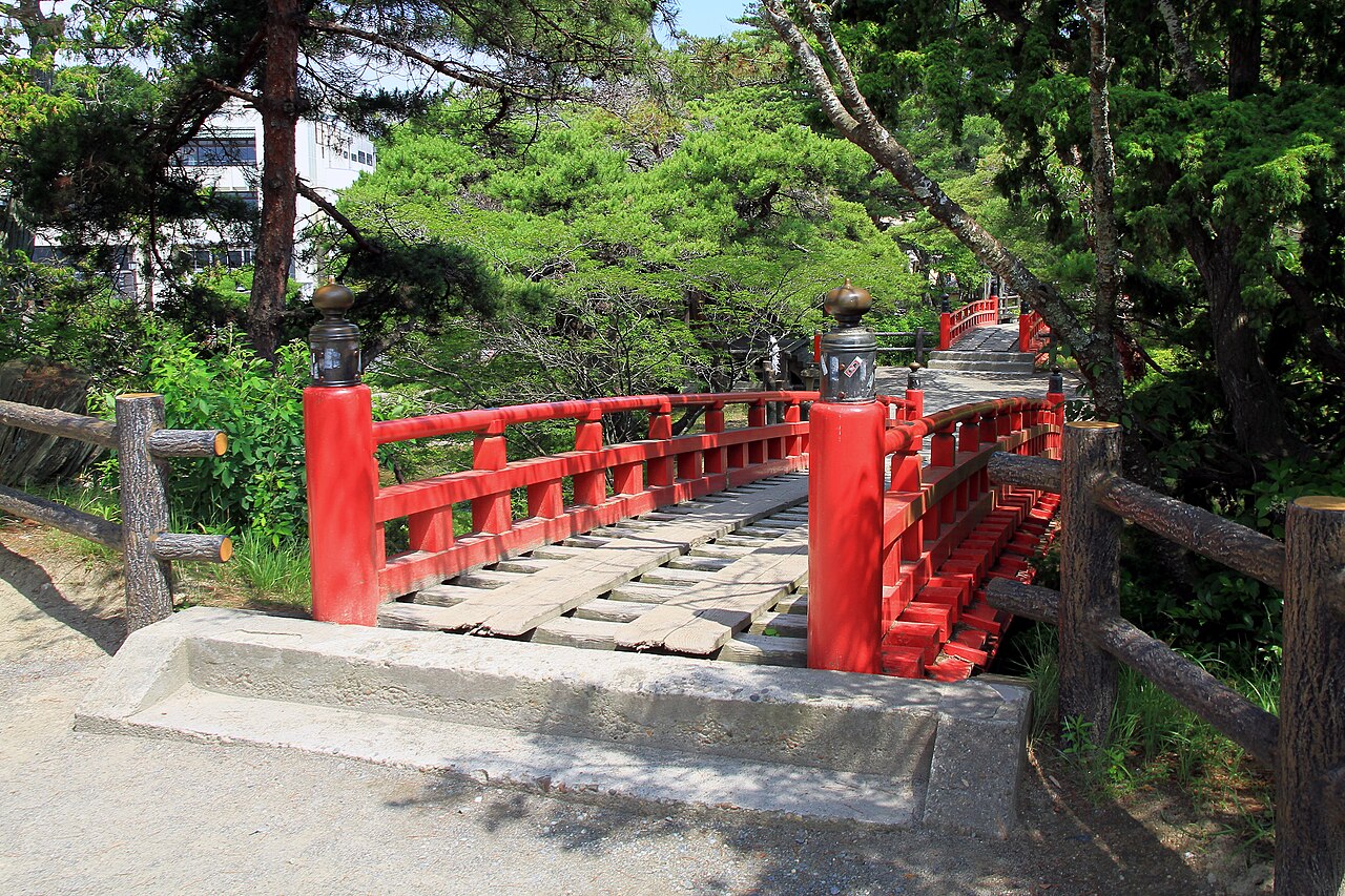 Godaido and Sukashibashi bridge at Zuiganji temple