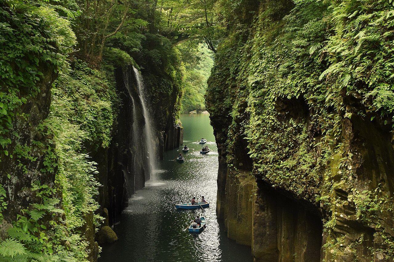 Takachiho Gorge (高千穂峡)