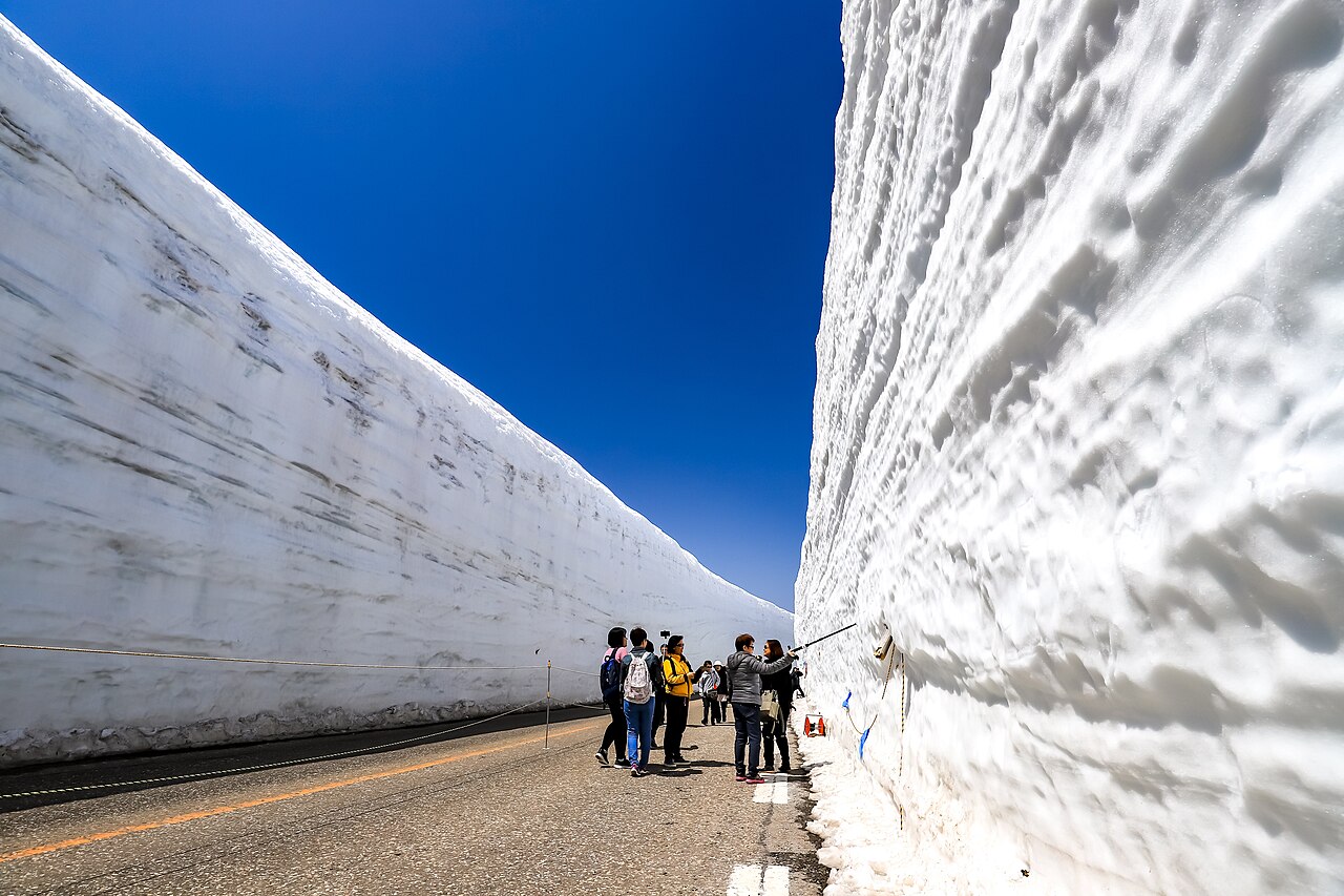 Snow Valley, Murodo, Tateyama Kurobe Alpine Route