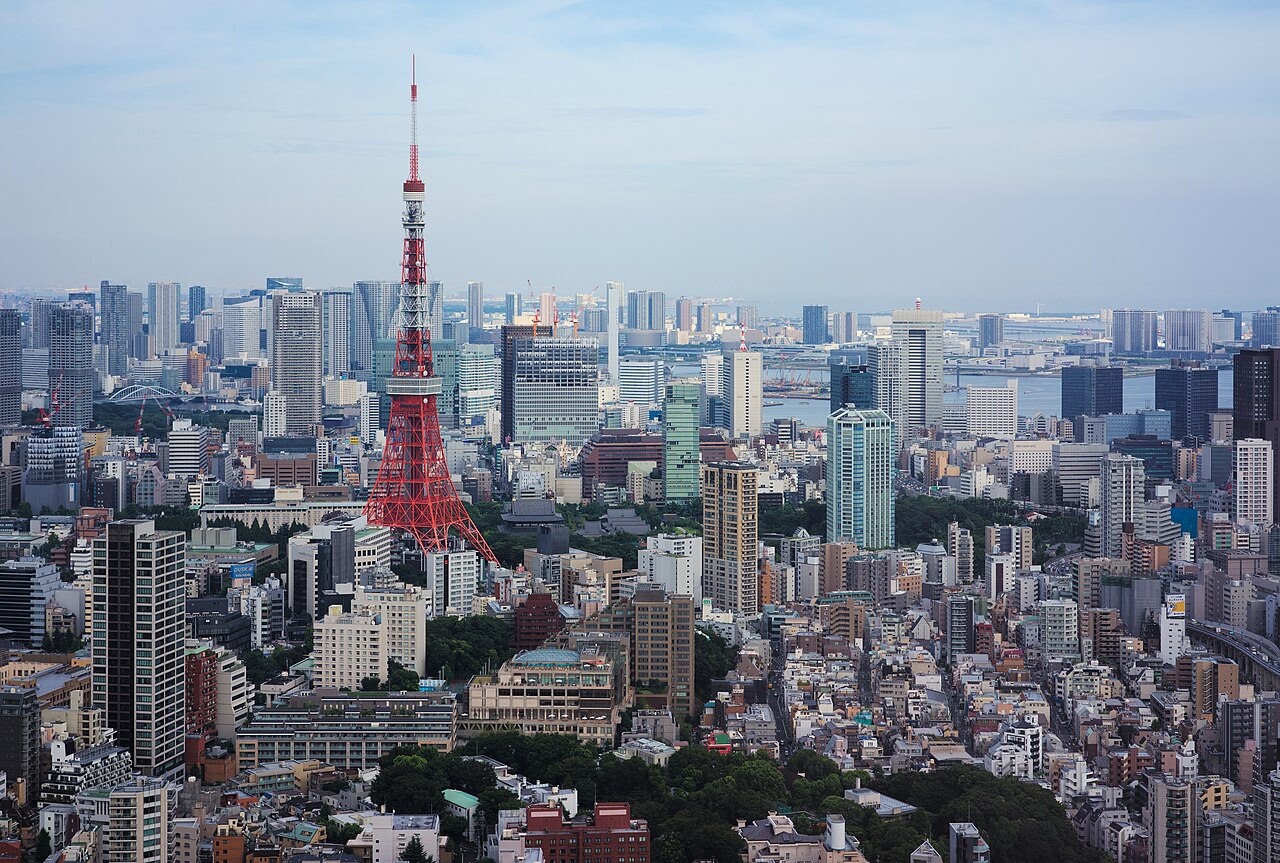 Tokyo Tower (from Roppongi Hills Mori Tower)