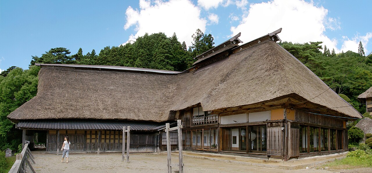 Chiba house traditional L-shaped dwelling