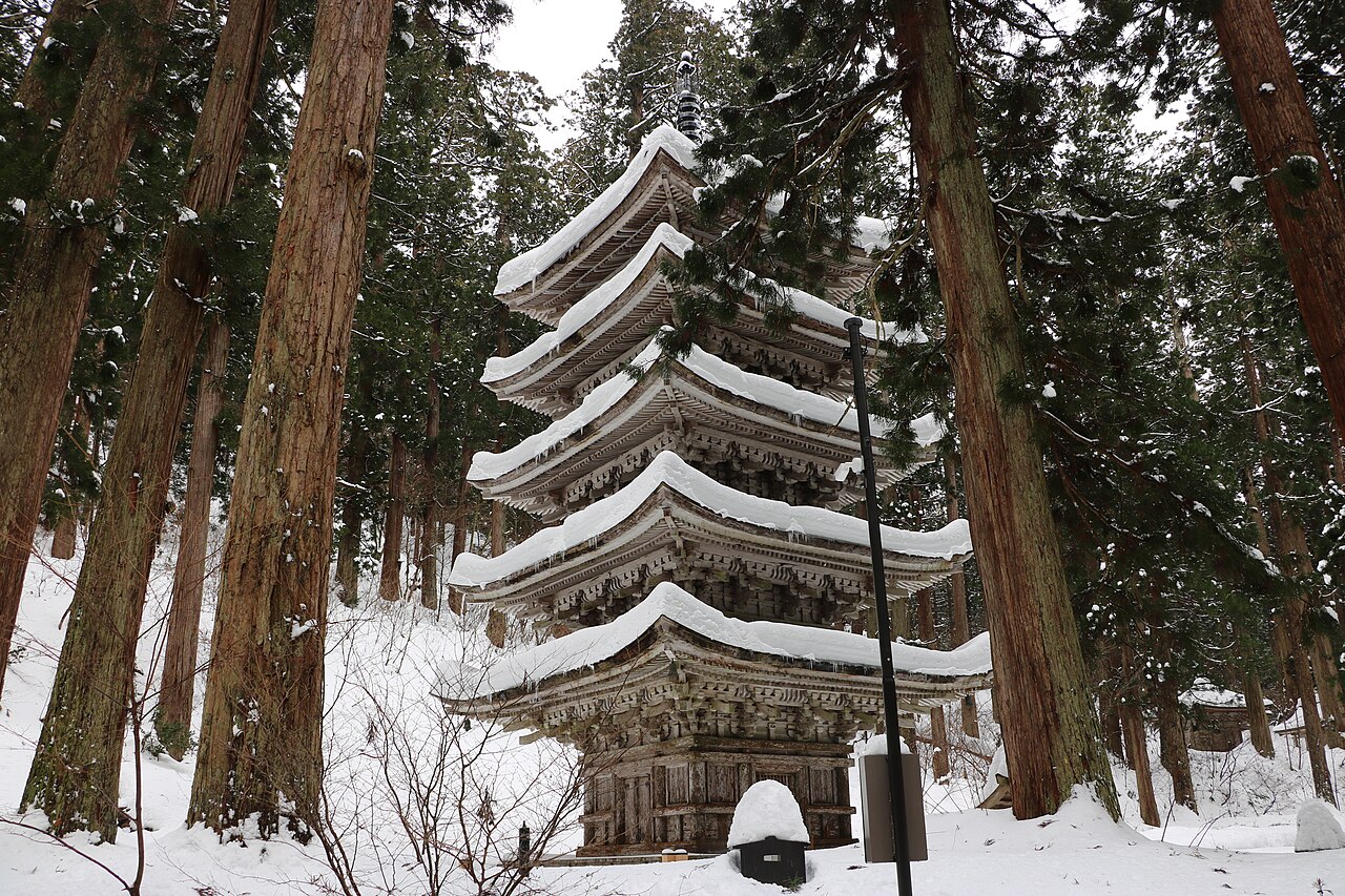 羽黒山五重塔 (Haguro-san Five-Story Pagoda)