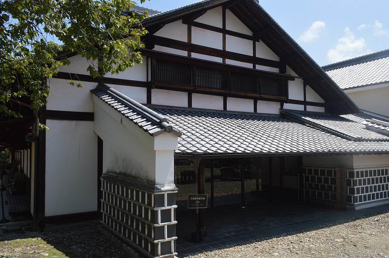 Kamihaga House (上芳我邸) in Hakkacho Gokoku historic district