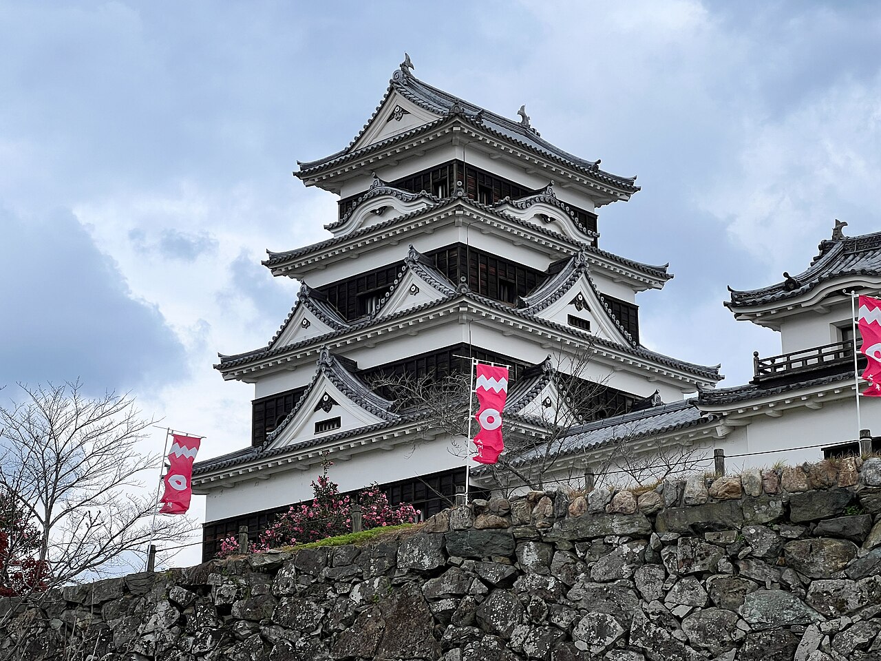 Ozu Castle wooden keep
