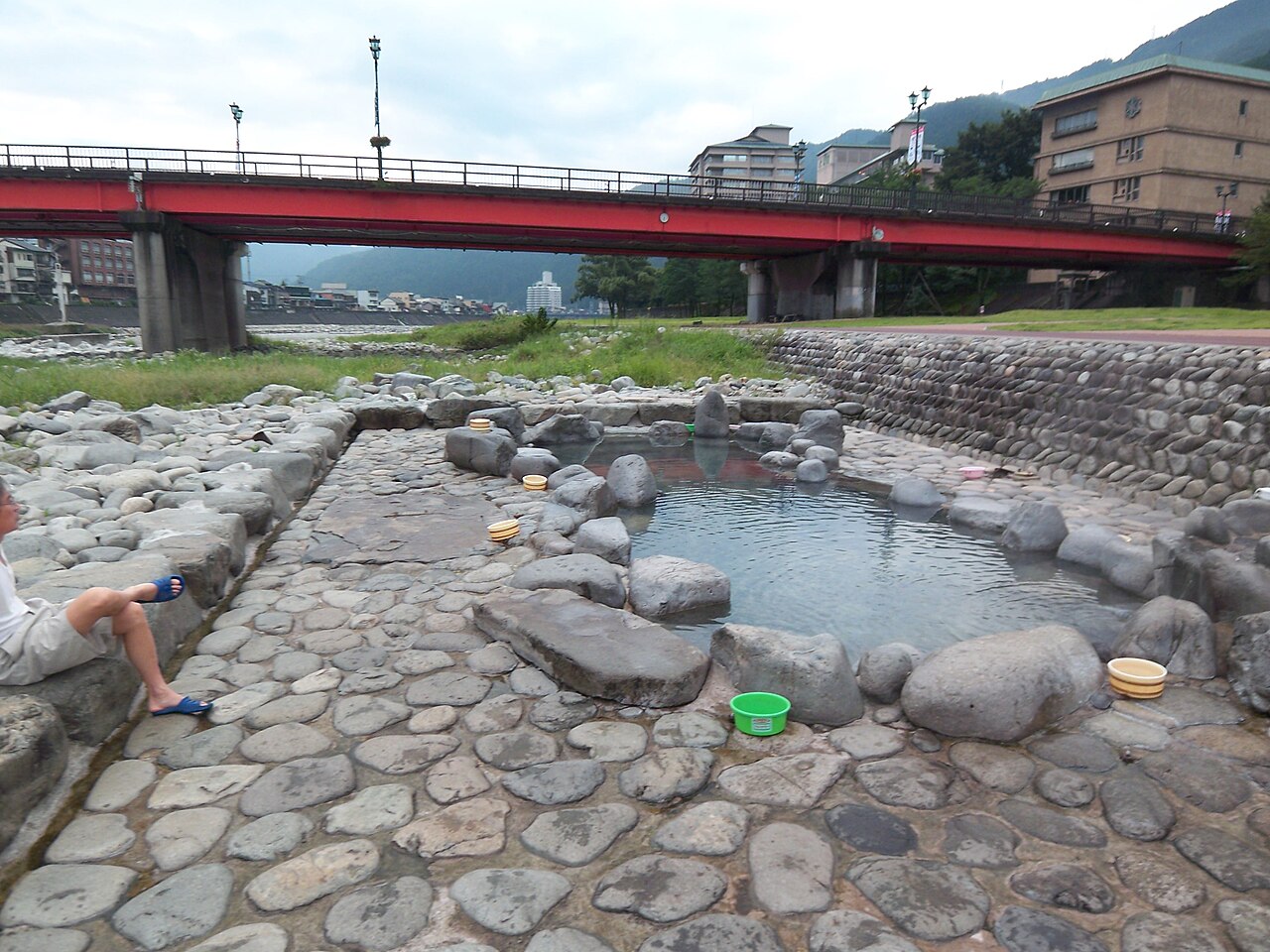 Shotsen Pool (Fountain Pool, foot bath)