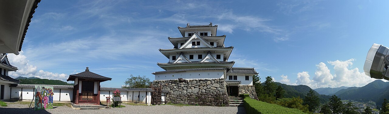 Gujo-Hachiman Castle