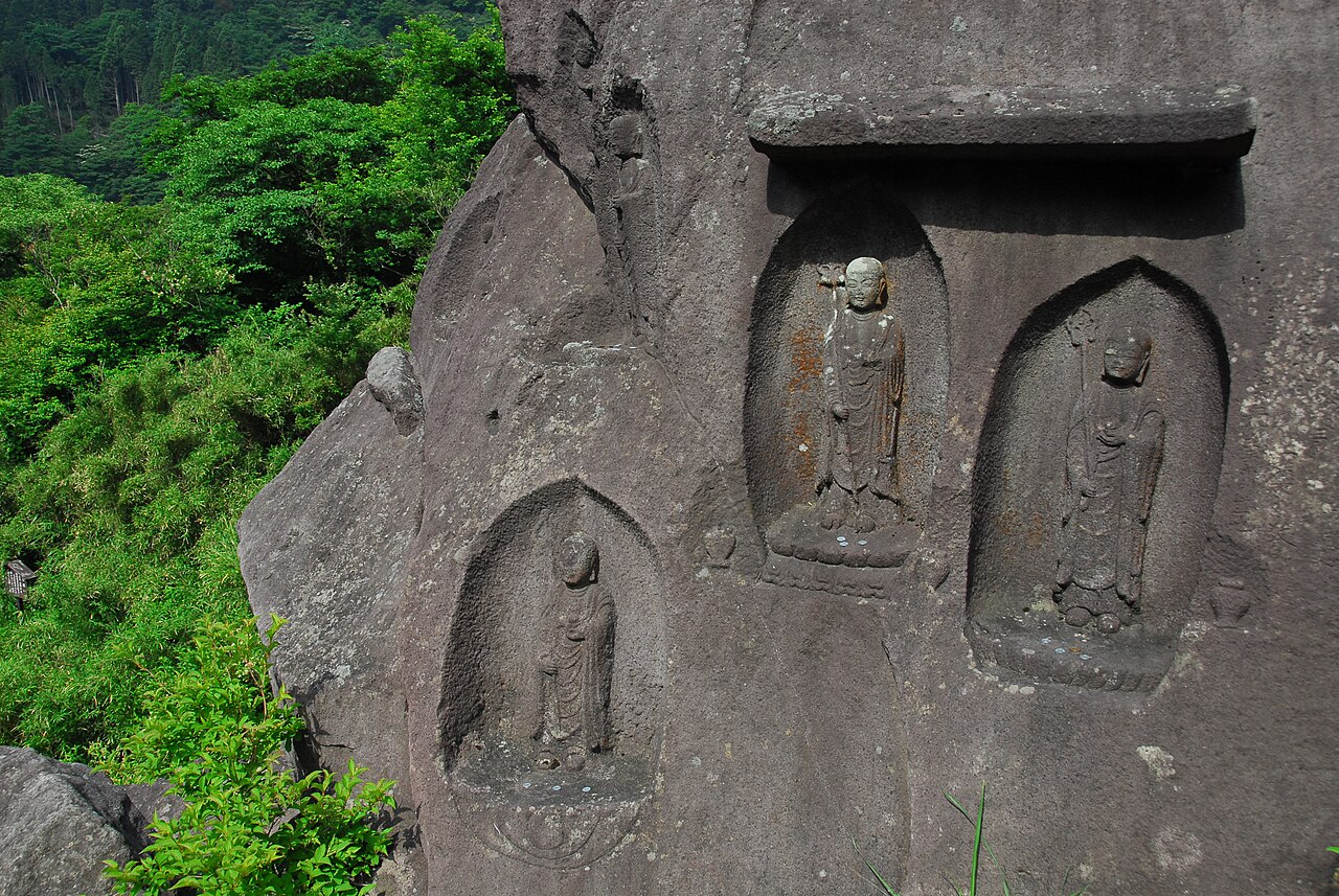 Motohakone Stone Buddhas