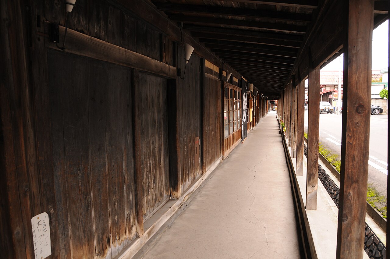 Kuroishi Komise-dori