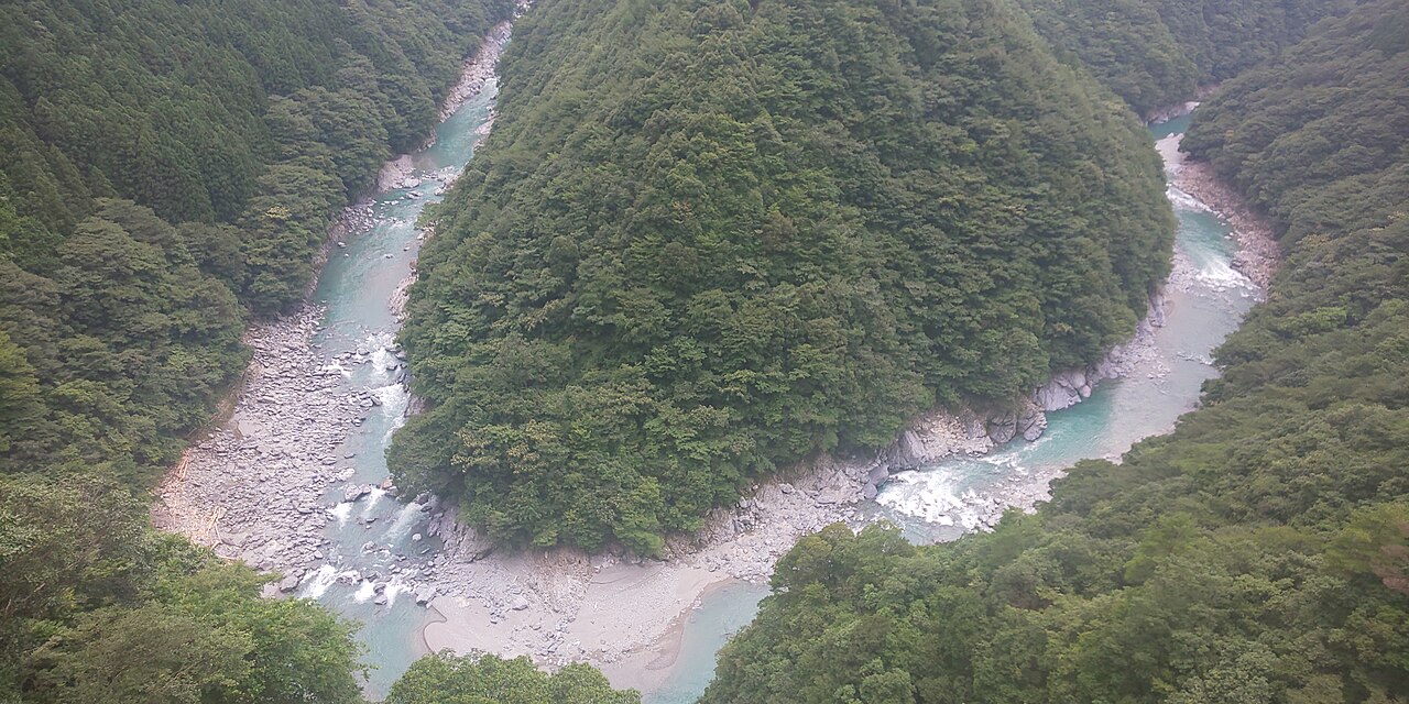Hi-no-Ji Bend Viewpoint