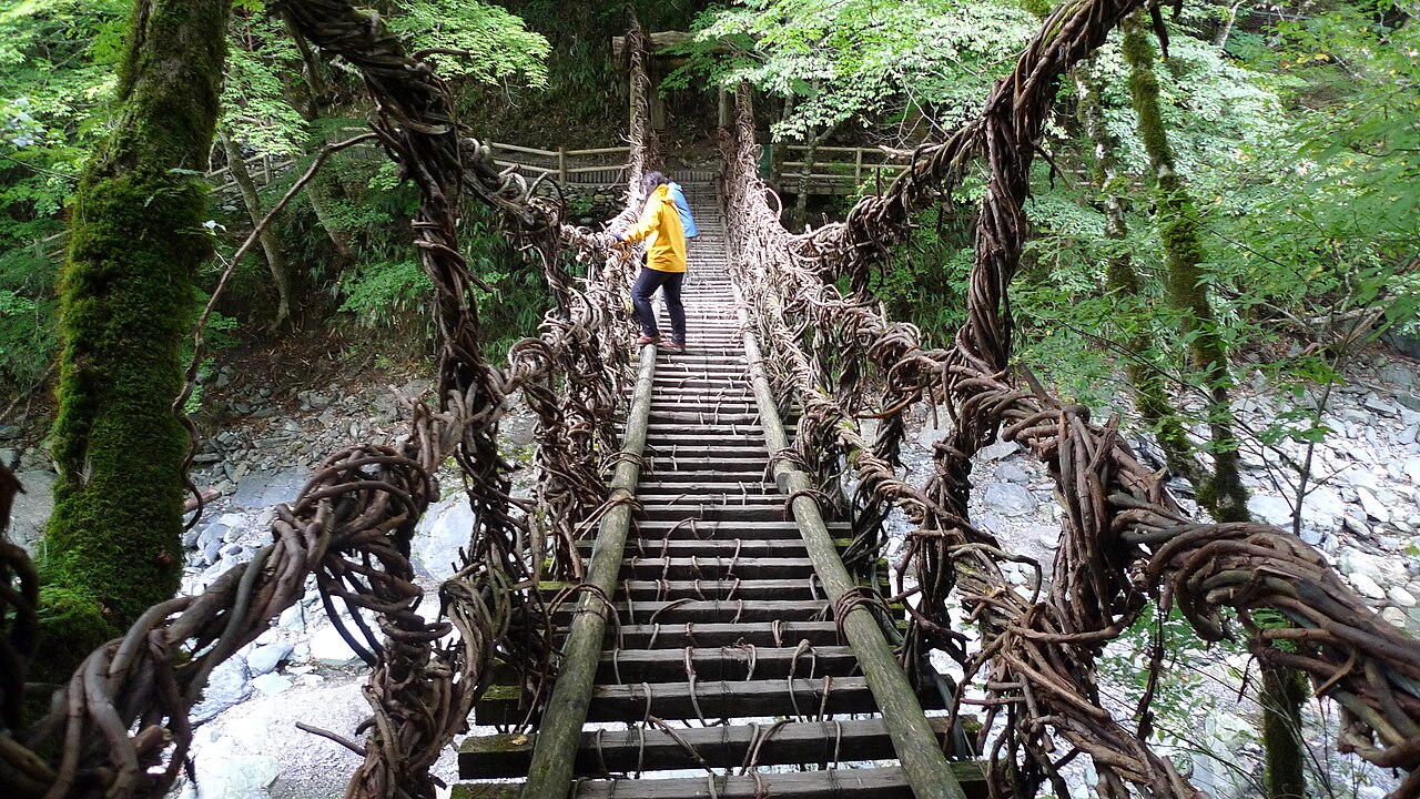 Oku-Iya Double Kazura Bridge