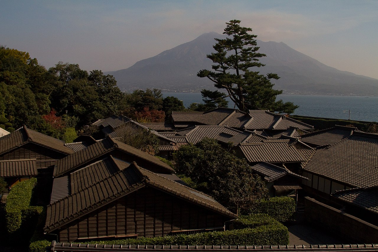Sengan-en estate and garden with Sakurajima