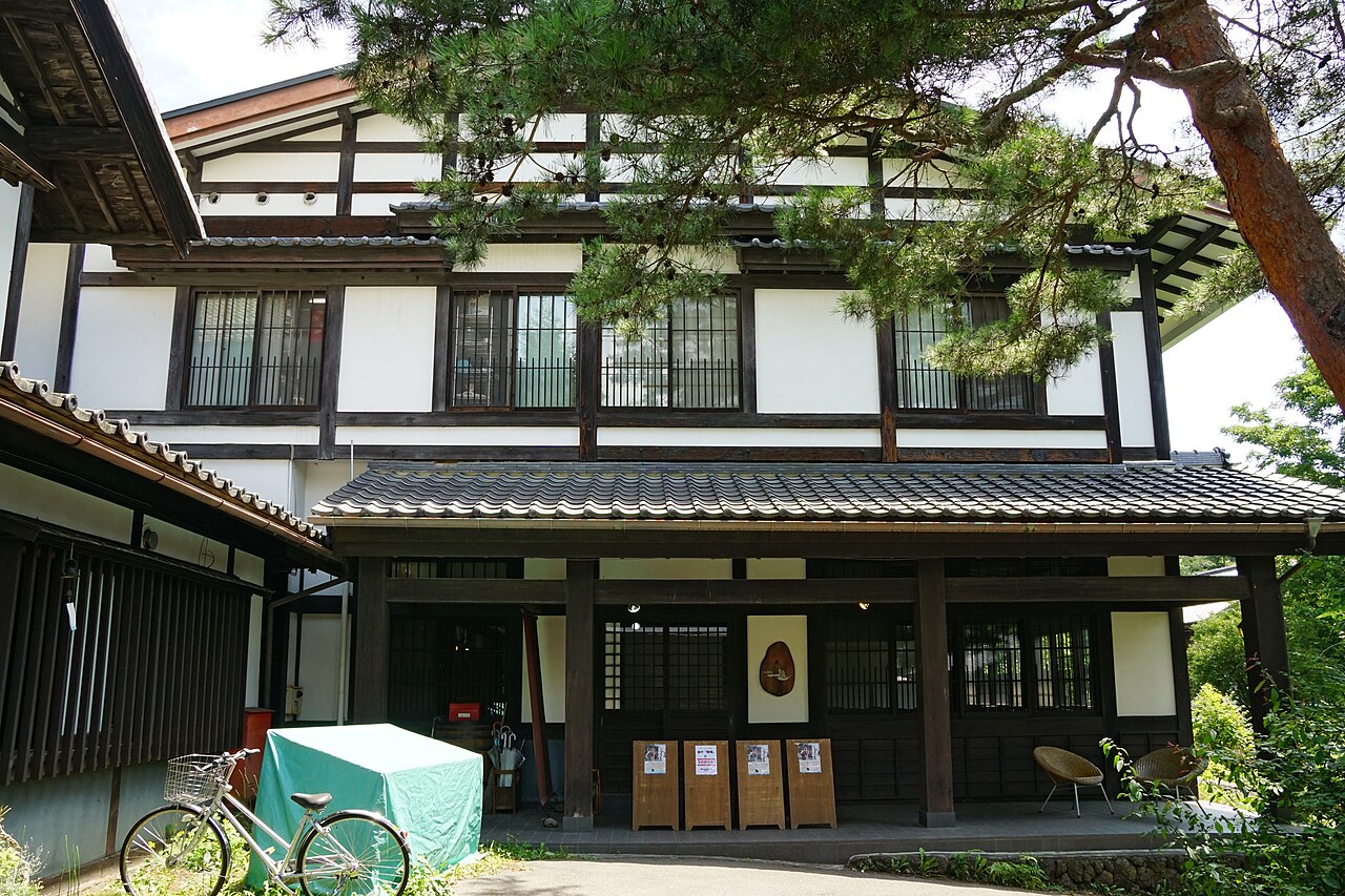 Aburaya Oiwake: Cultural Salon & Oil Restaurant