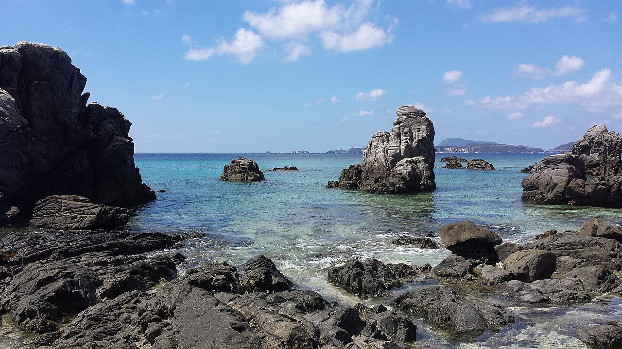 Aharen Beach