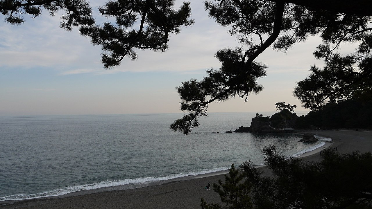 Katsurahama Beach