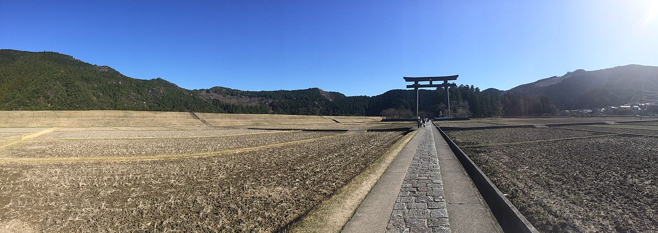 Ooyunohara giant torii gate