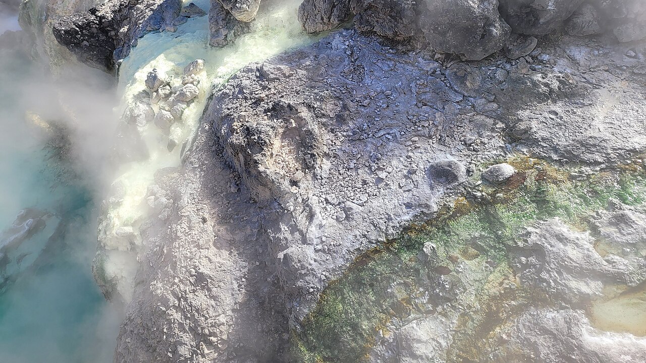 Yubatake hot spring symbol