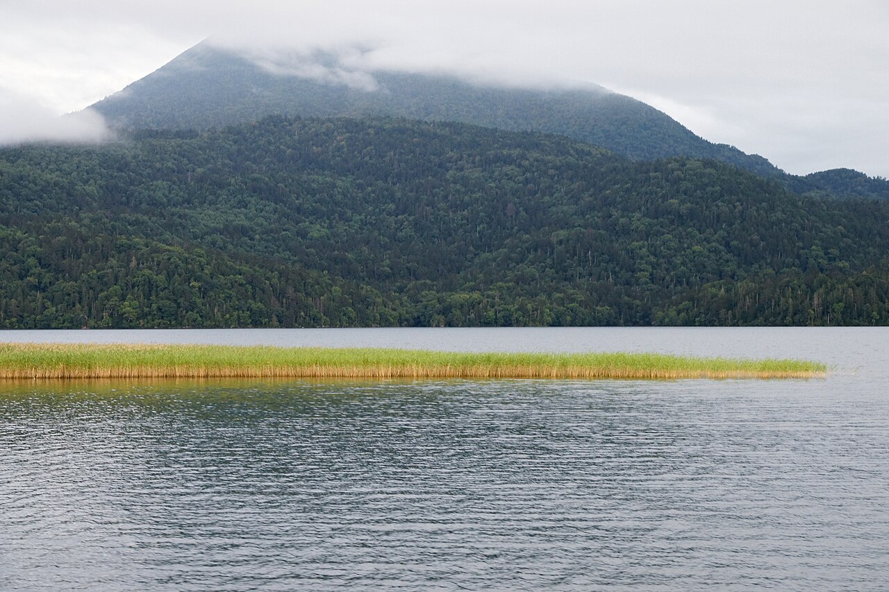 Akan Lake Marimo Center