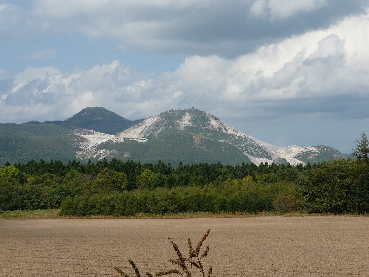 Mt. Io / Atosanupuri