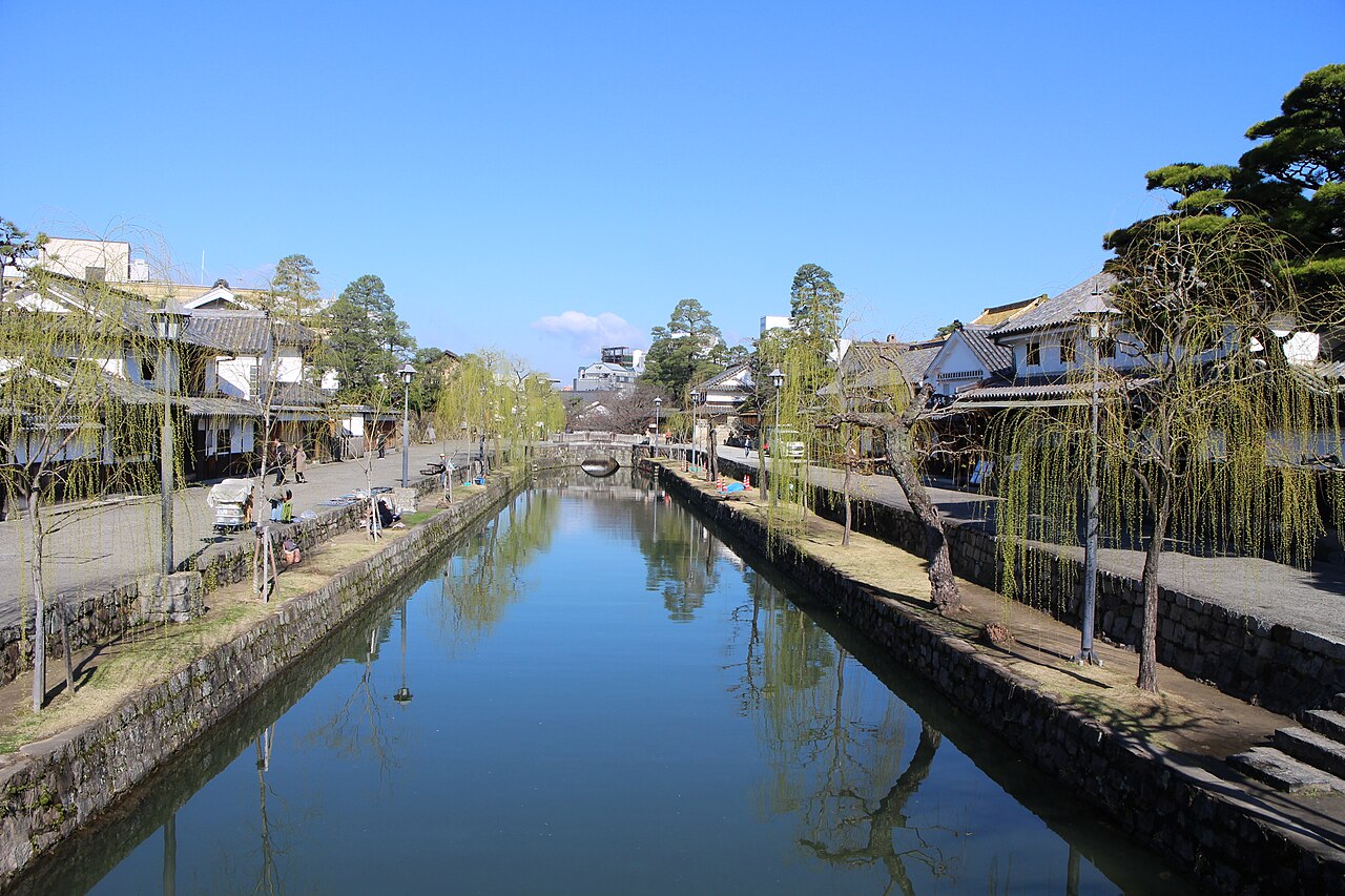 Bikan Historic District in Kurashiki — 5184x3456 landscape showing white-walled warehouses and canal.