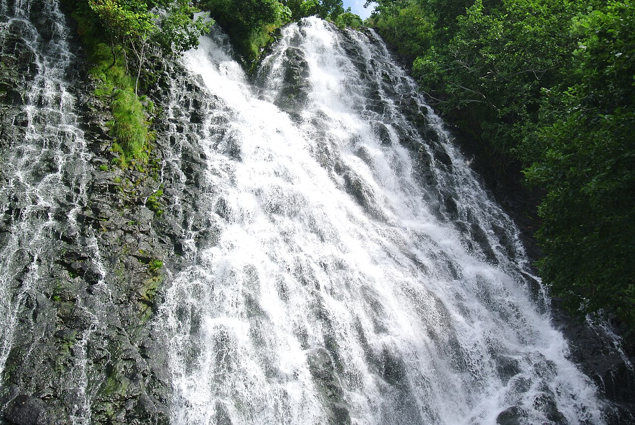 Oshinkosin Twin Beauty Falls