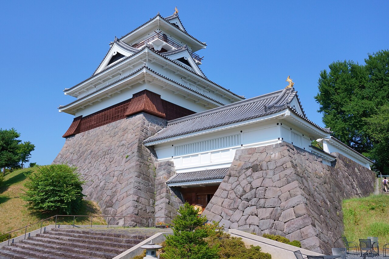 Kaminoyama Castle