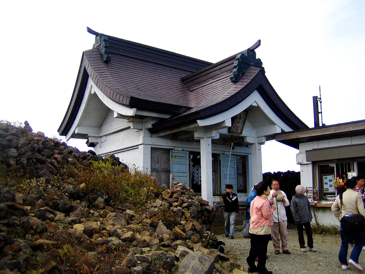 Mt. Kattadake & Shrine